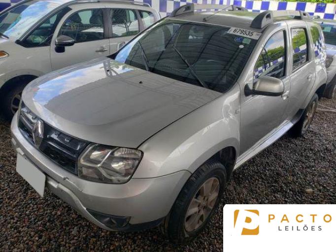 RENAULT DUSTER 18/18